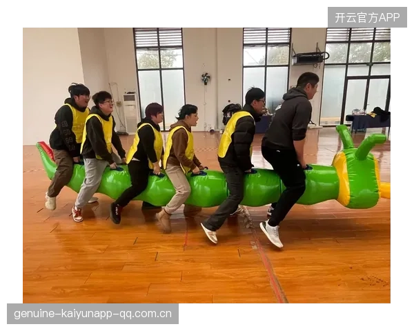 凯恩连续二过一配合行云流水——用速度与默契解锁团队协作的新体验
