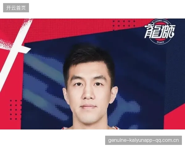 篮球后卫惊艳全场：三人晃倒上篮引爆尖叫